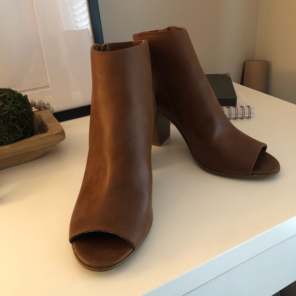 NWT Madden Girl Block Heel Booties